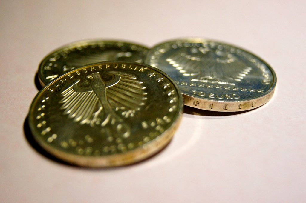 投信積立でお金を増やす時のポイント3選