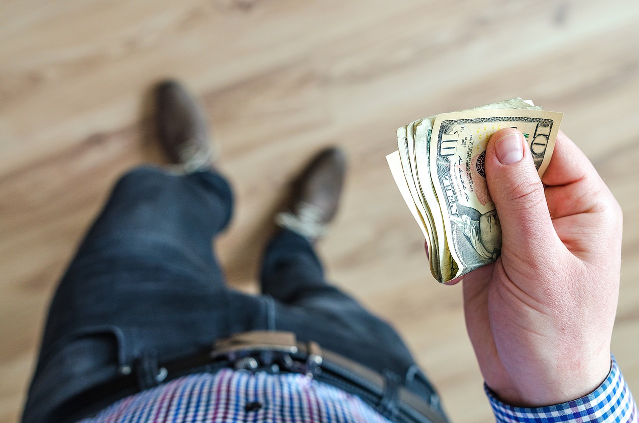 社会人がお金を増やす方法8選